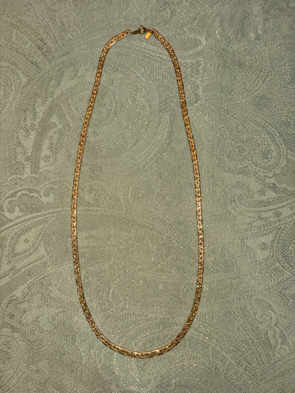 🆕 Vintage 80s/90s Gold-Tone Herringbone Chain with Mystery “M” tag